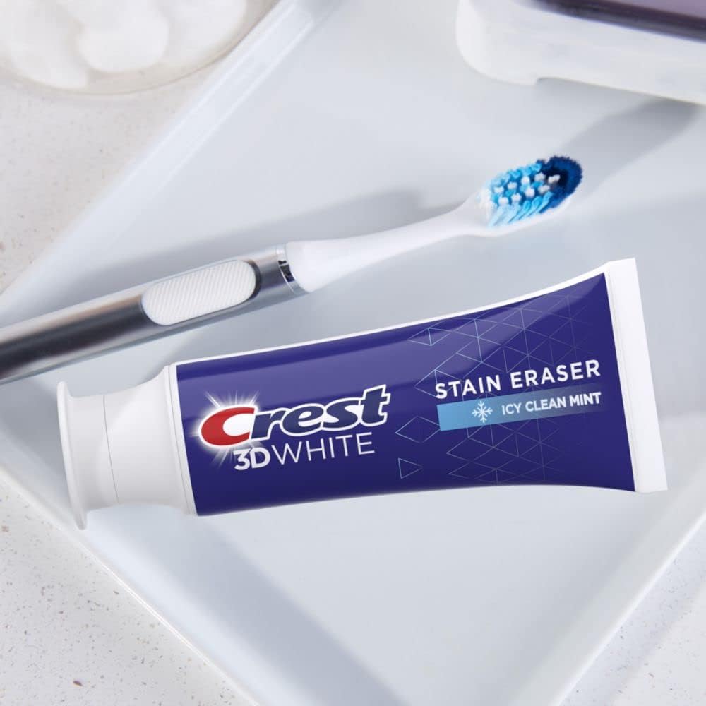 Crest 3D White Advanced Luminous Mint Teeth Whitening Toothpaste, Crest Toothpaste, 3.7 oz Pack of 4 - Helps Remove Surface Stains, Whitens Teeth, Strengthens Tooth Enamel, Protects Against Cavities